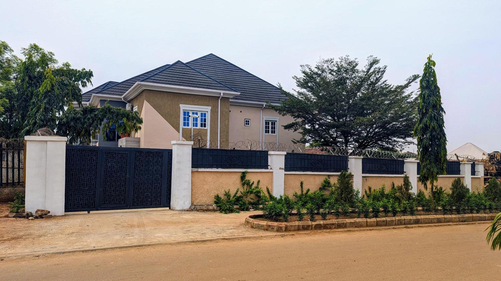 Cedarwood Apartments Abuja Exterior photo